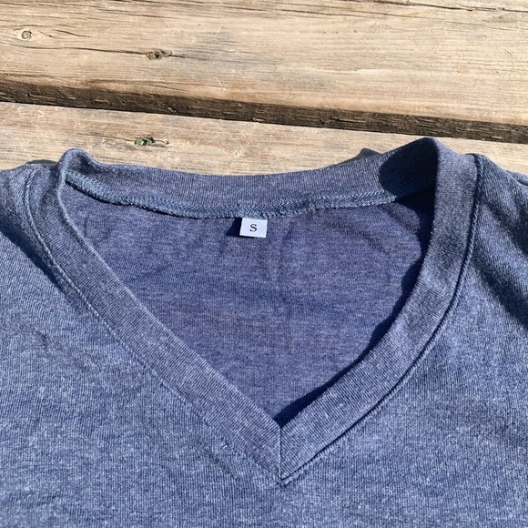 💜 Blue Heathered V-Neck Top with Puffed Shoulders - Size S - Picture 4 of 6